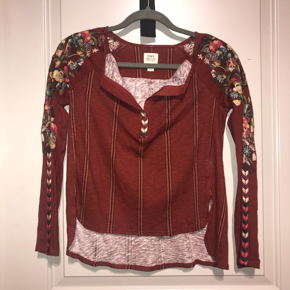 Adorable Embroidered floral striped blouse!
